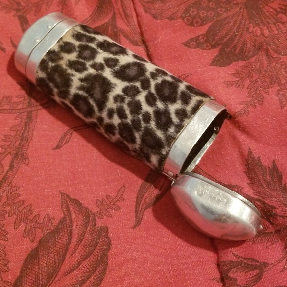 Brushed metal leopard print tampon holder - Picture 2 of 4